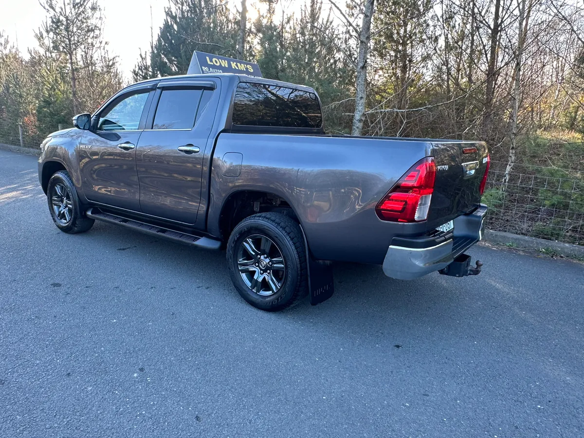 TOYOTA HILUX 5 SEATER - Image 3