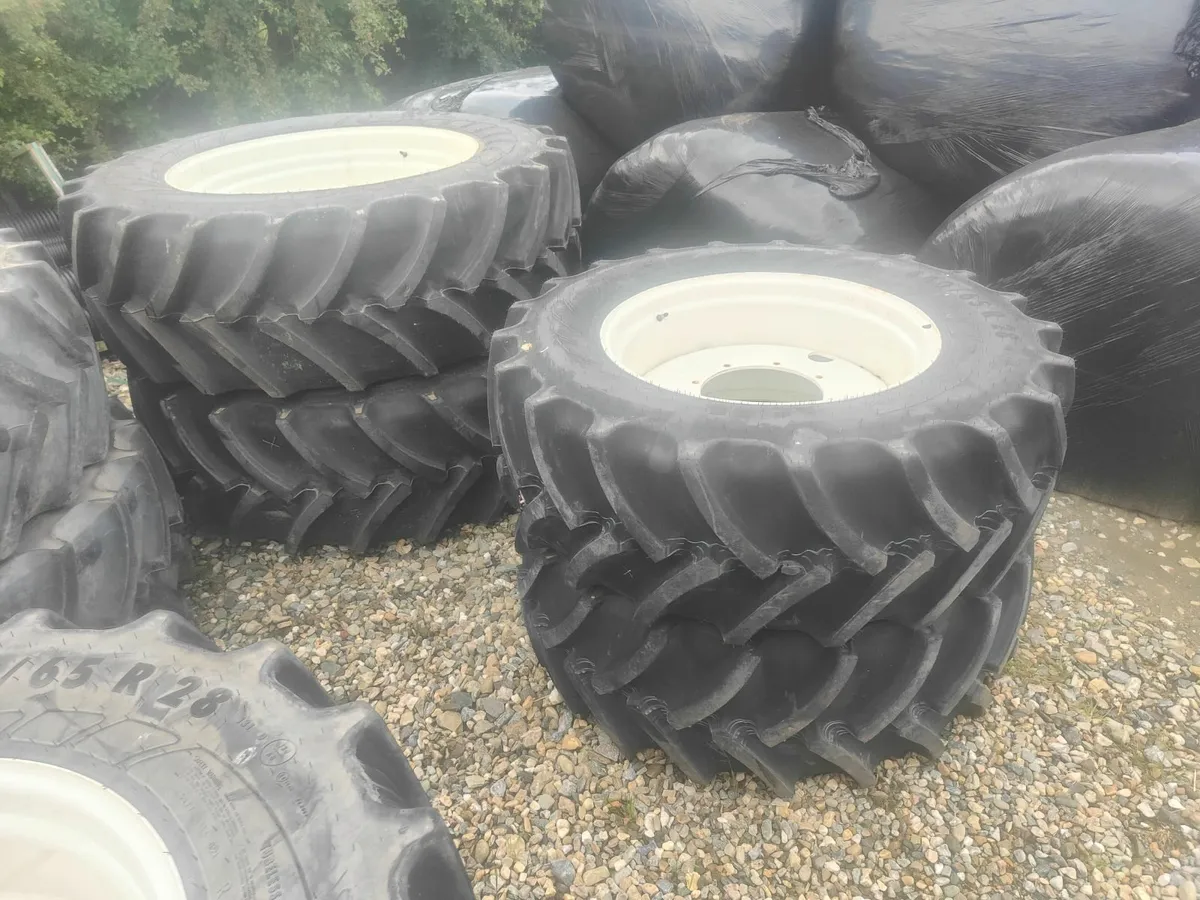 540/65R38 and 440/65R28 New Holland wheels - Image 1