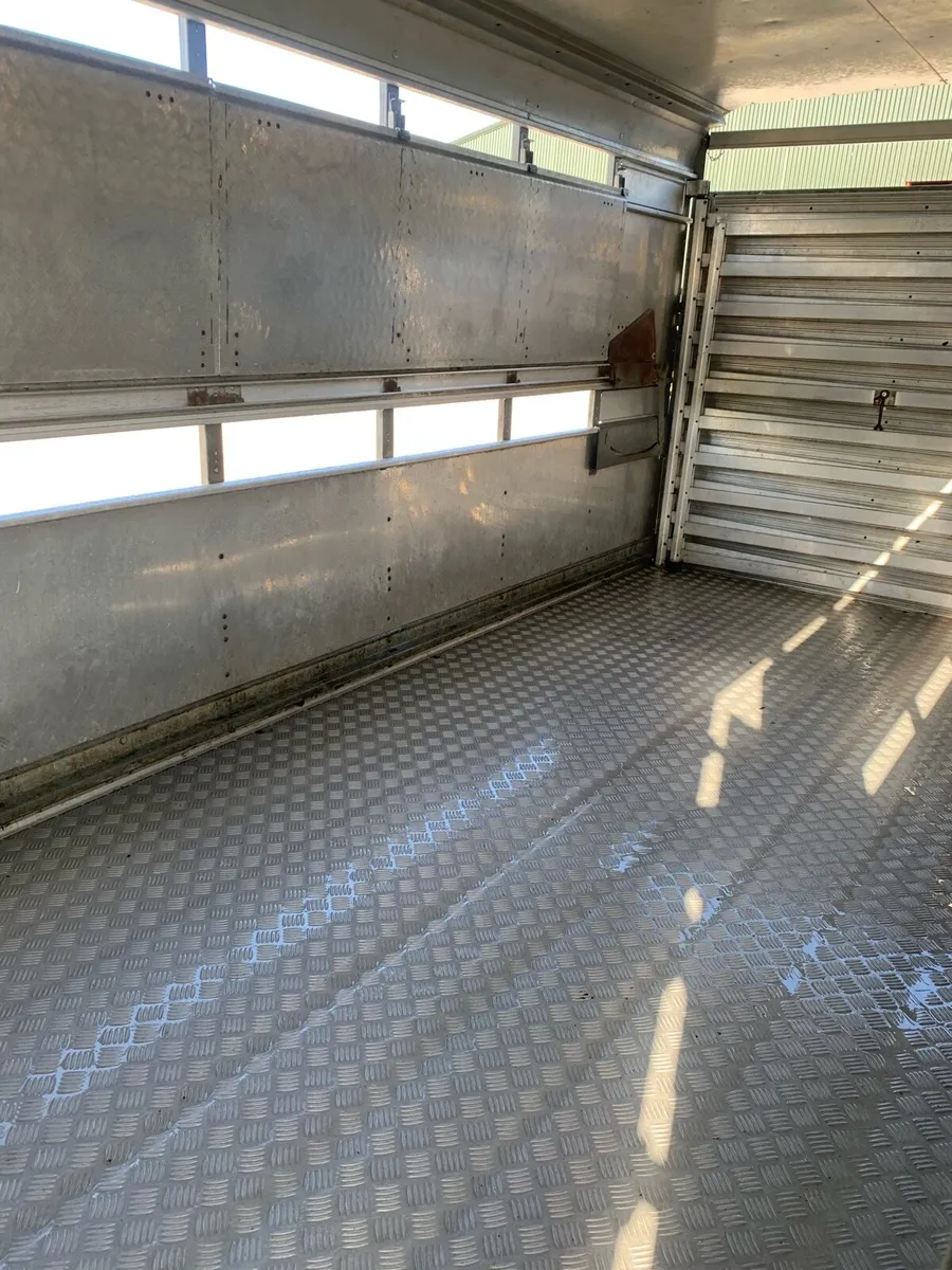 Cattle sheep trailer - Image 4