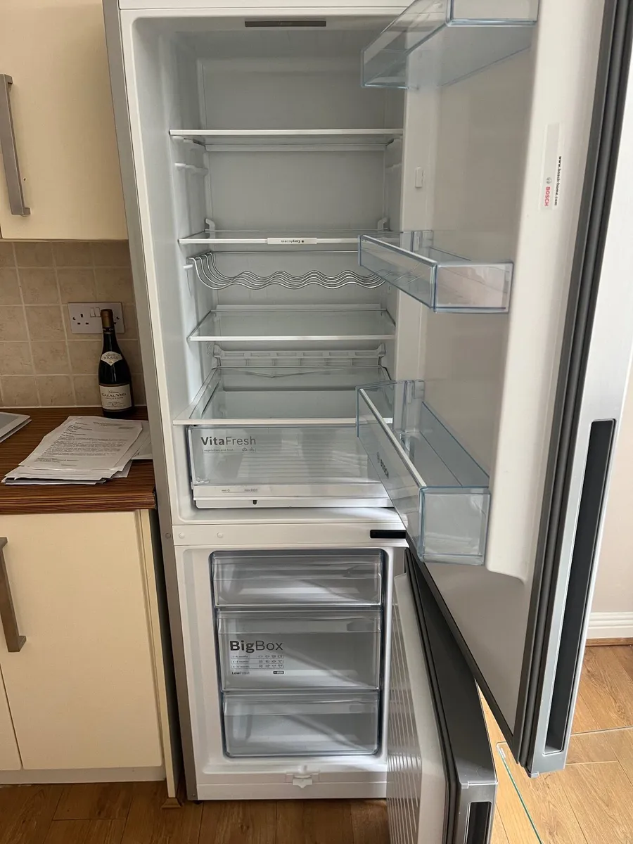 Bosh fridge freezer - Image 2