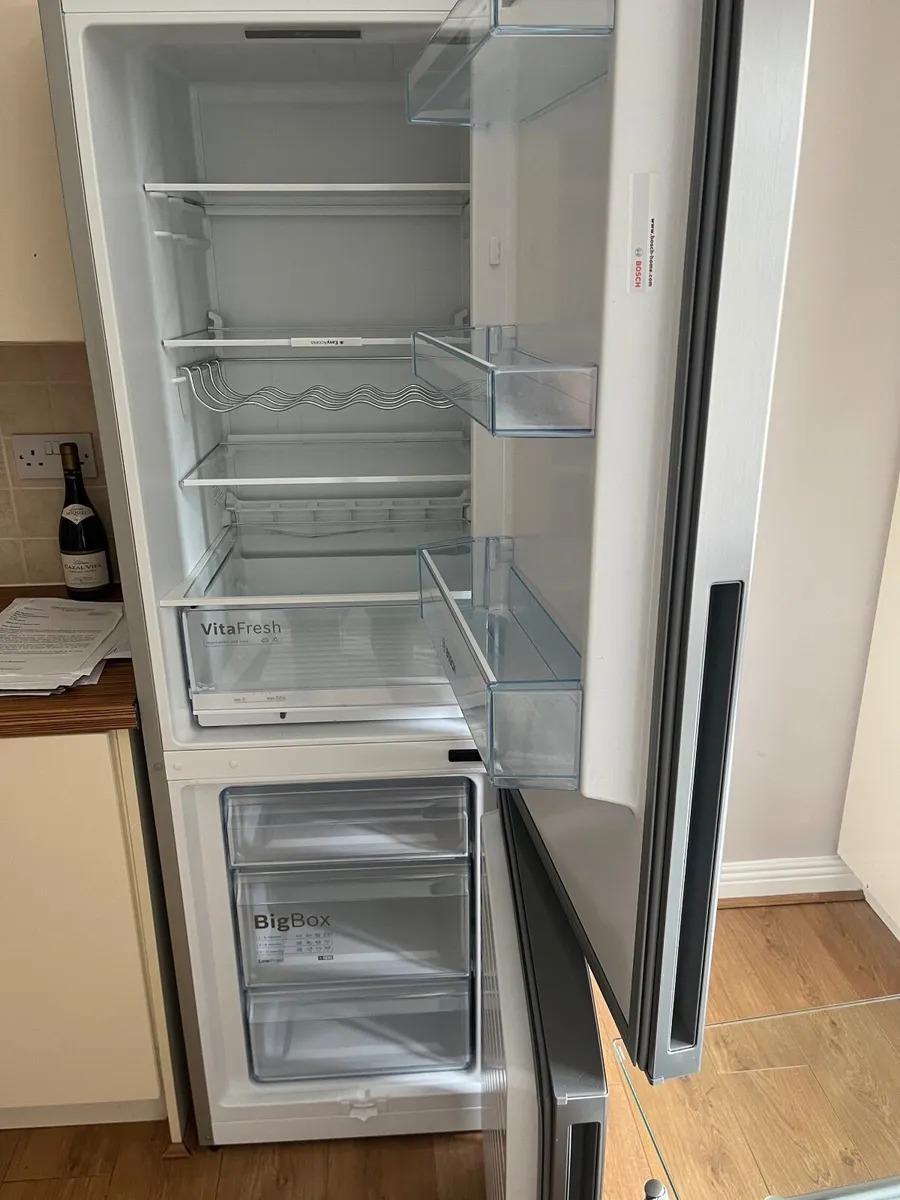 Bosh fridge freezer - Image 3