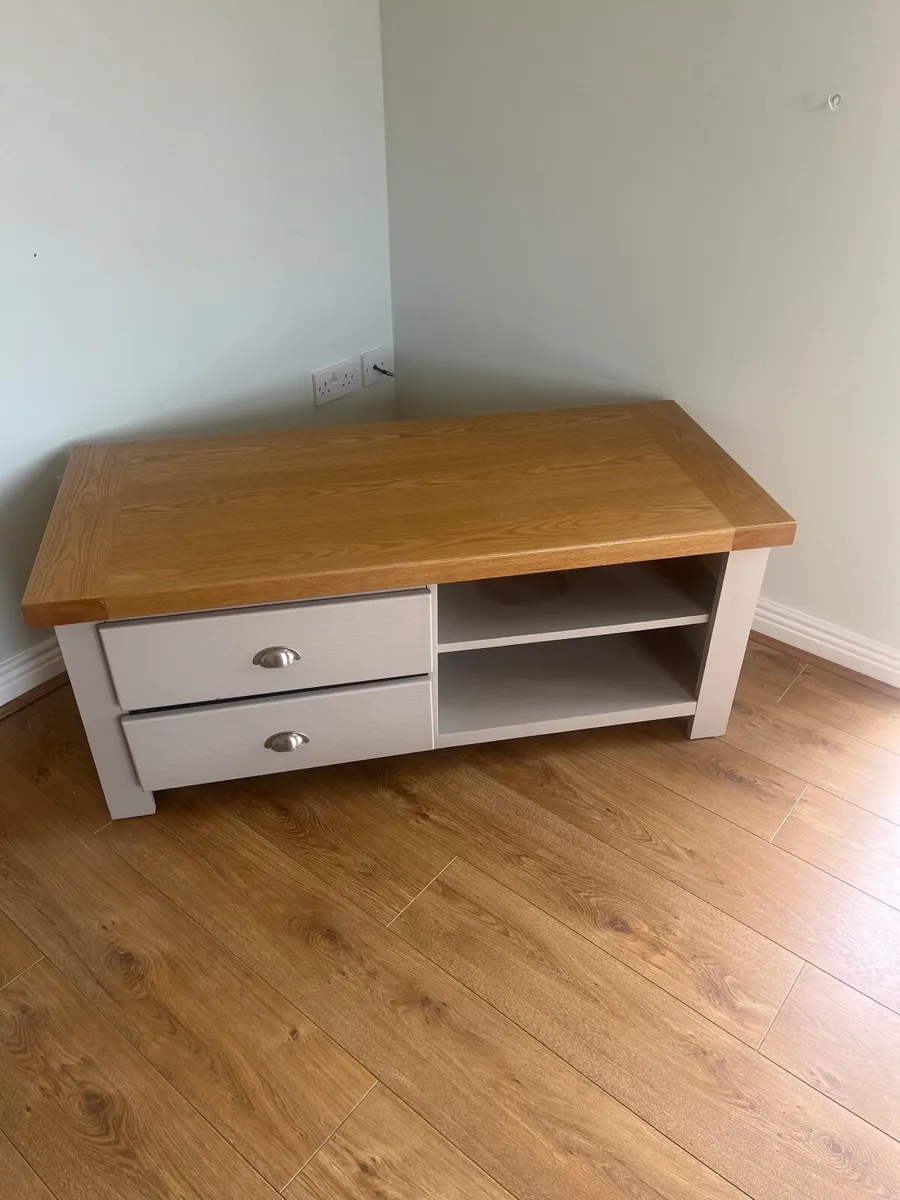Tv stand - Image 1