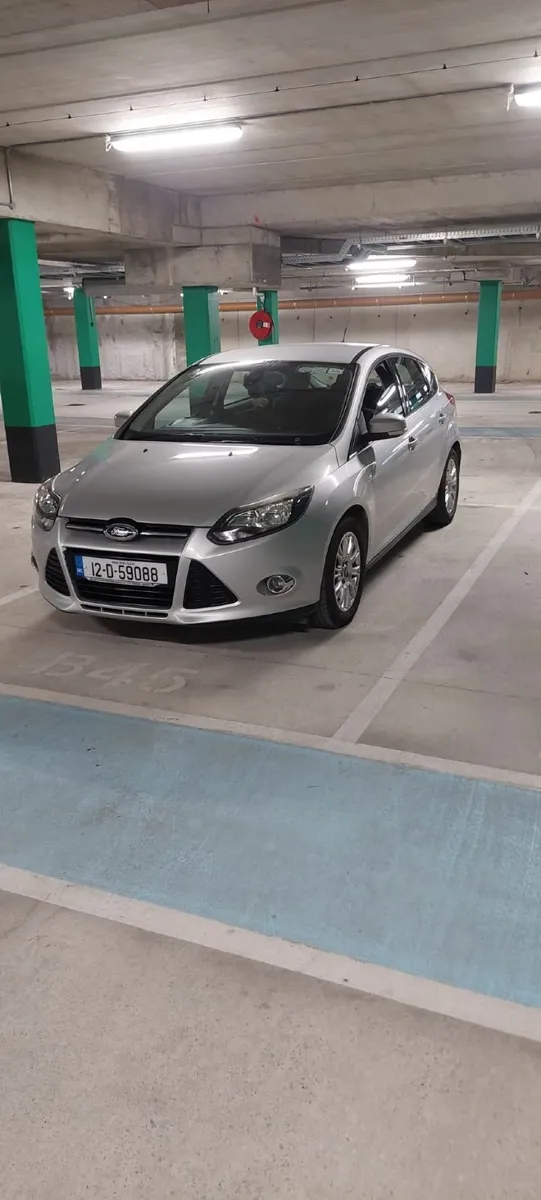 Ford Focus 2012 - Image 2