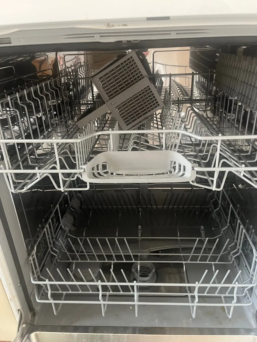 Bosh dishwasher - Image 1