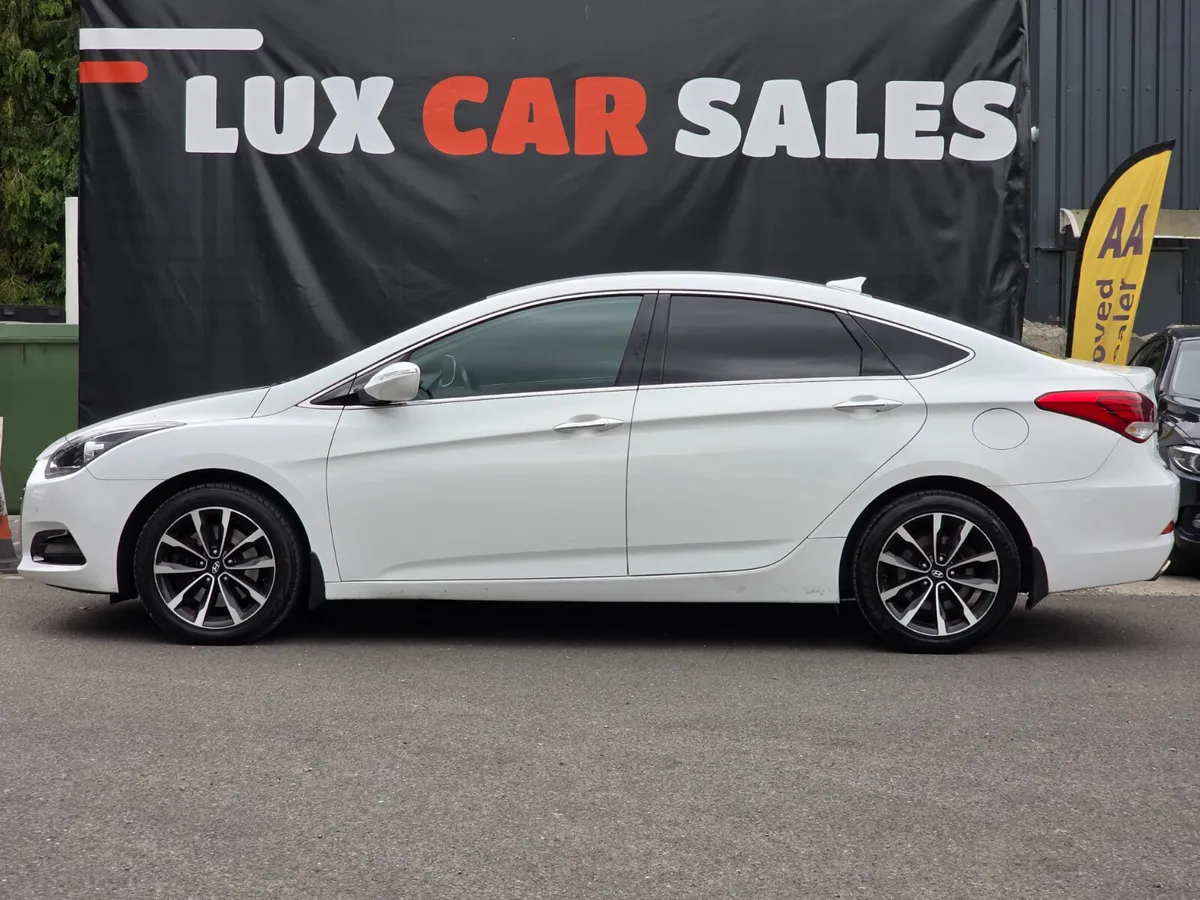2018 Hyundai i40 1.7 CRDI EXECUTIVE // SAT NAV - Image 3