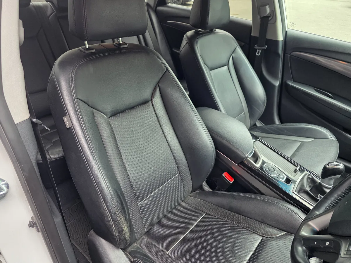 2018 Hyundai i40 1.7 CRDI EXECUTIVE // SAT NAV - Image 4