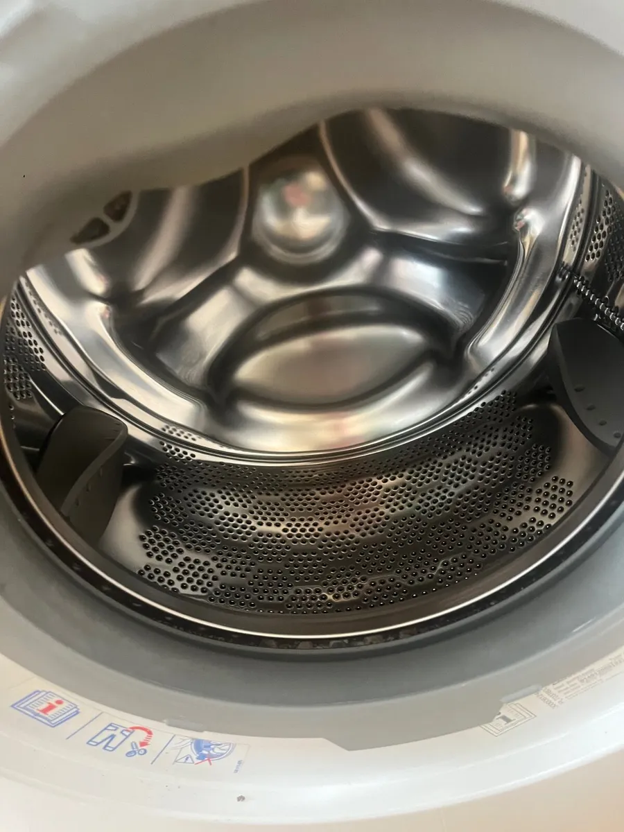 Washing machine - Image 1