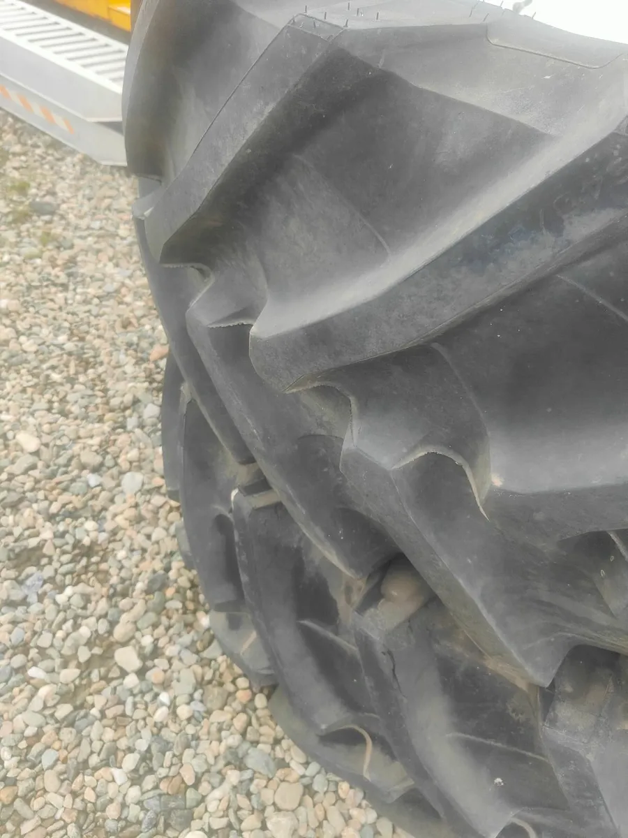 540/65R34 and 440/65R24 New Holland wheels - Image 3