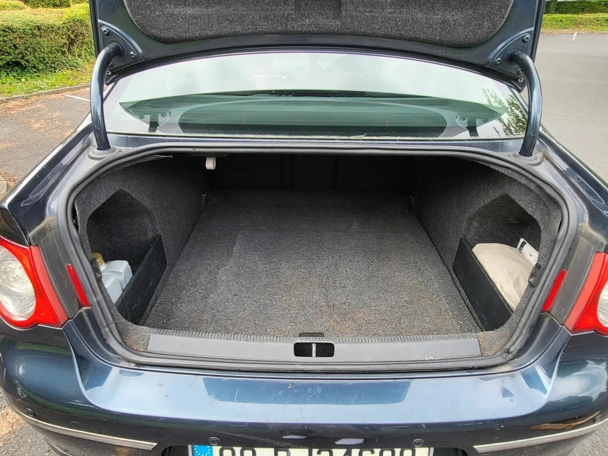 Volkswagen Passat 2008 - Image 4