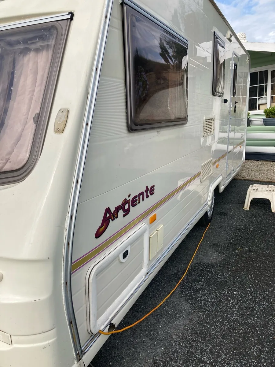 Caravan - Image 2