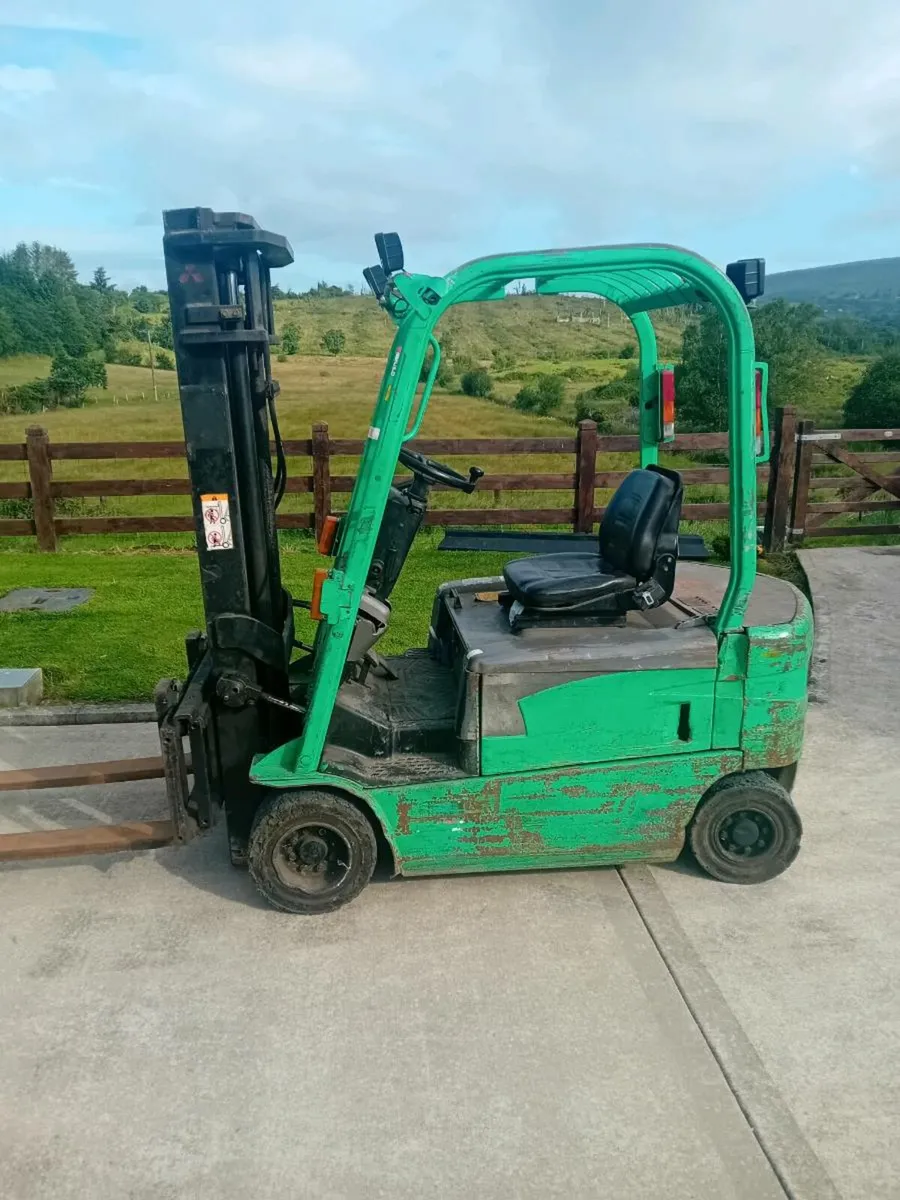 Forklift - Image 3