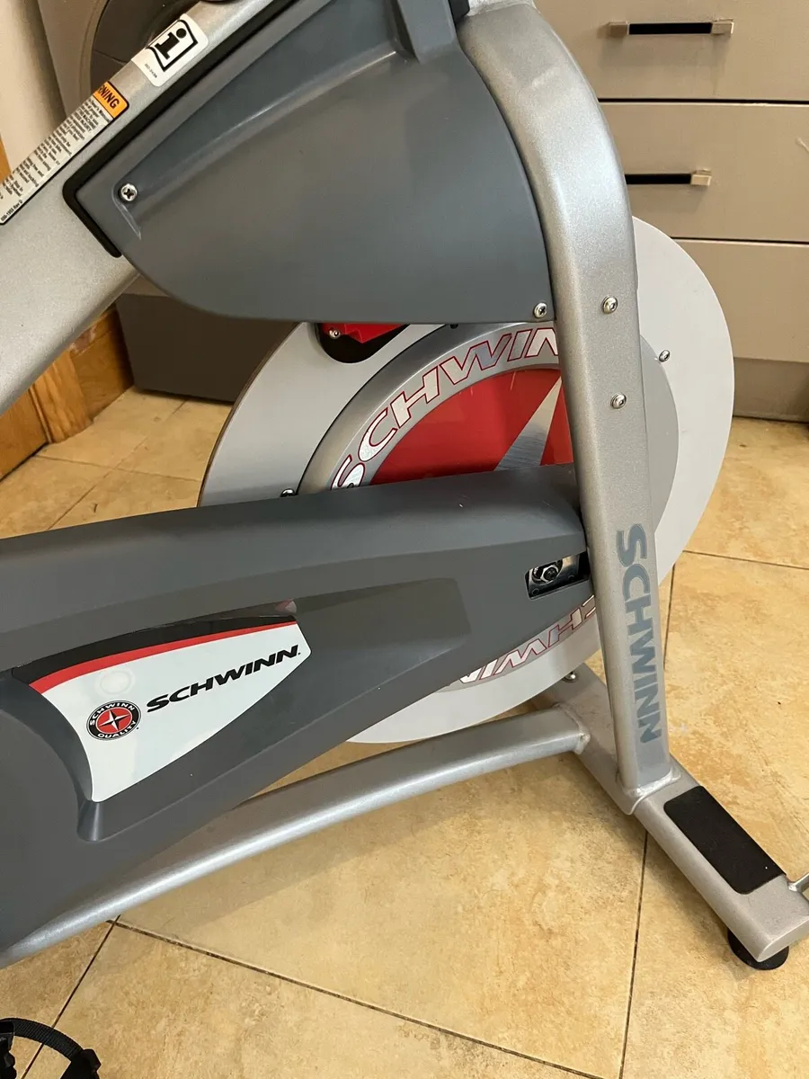 Schwinn AC sport spin bike // commercial gym spec - Image 4