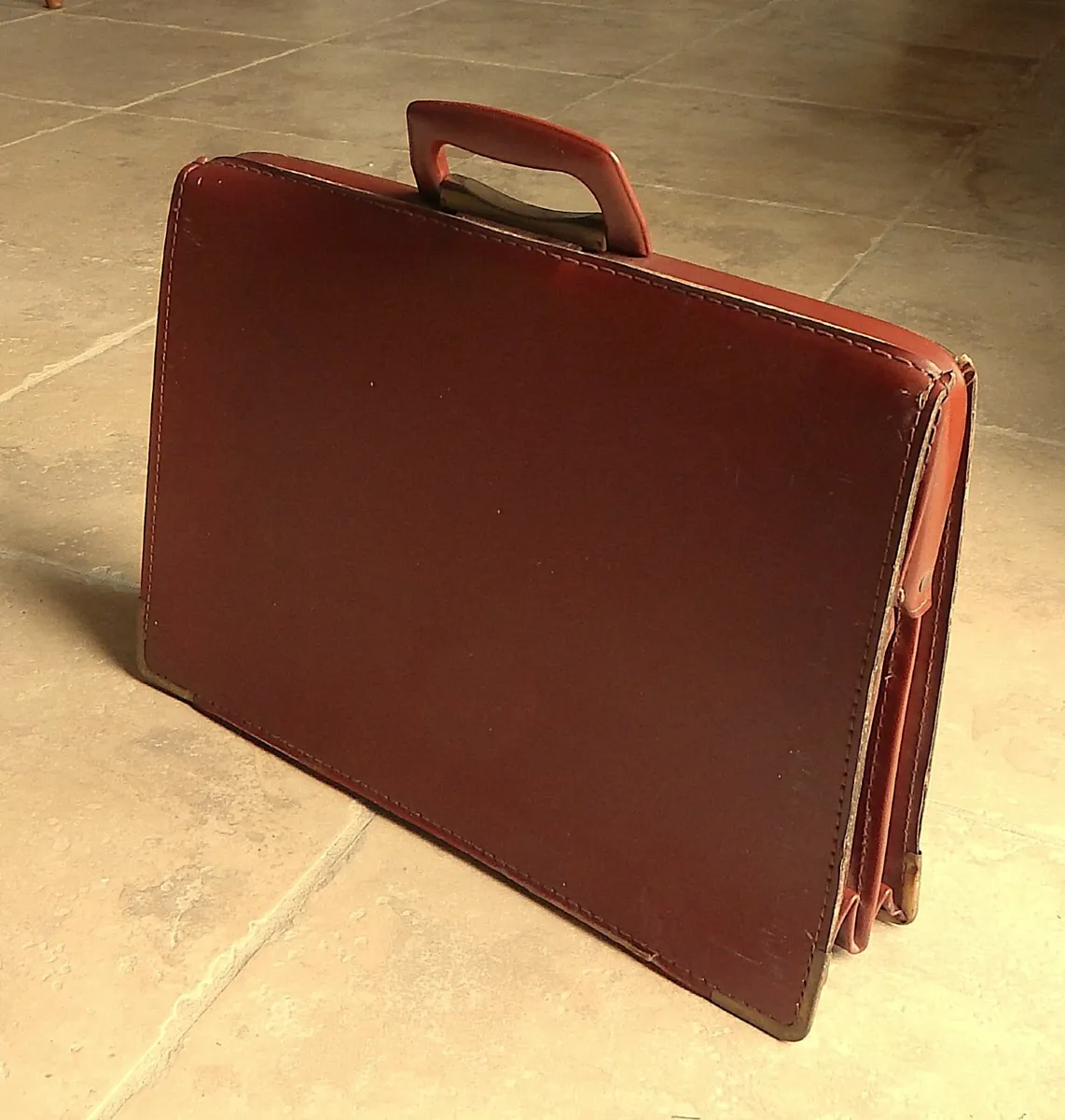 Vintage Tan Leather Briefcase - Image 3