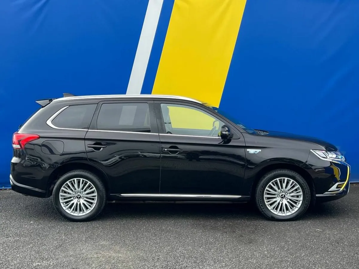 Mitsubishi Outlander 2.4 4H PLUG-IN HYBRID // LEAT - Image 2