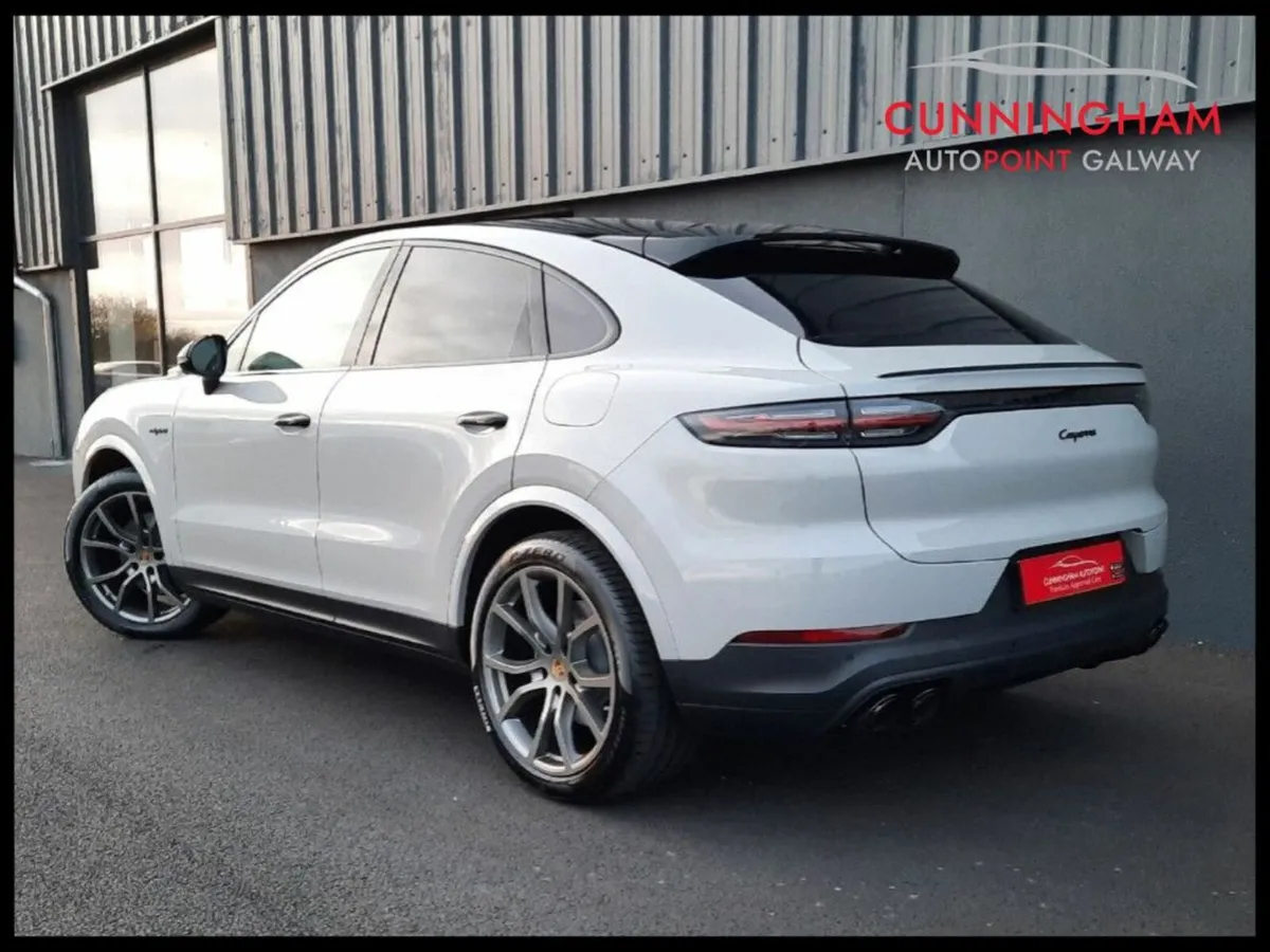 Porsche Cayenne Coupe 3.0 V6 Platinum Edition e-hy - Image 2