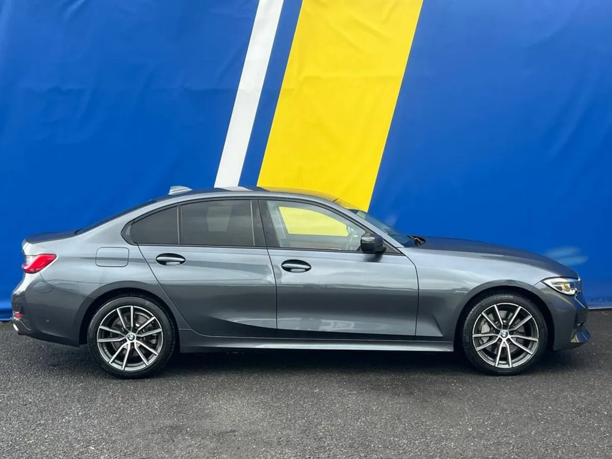 BMW 3-Series 330e SE 2.0 PLUG-IN HYBRID AUTO // 18 - Image 2