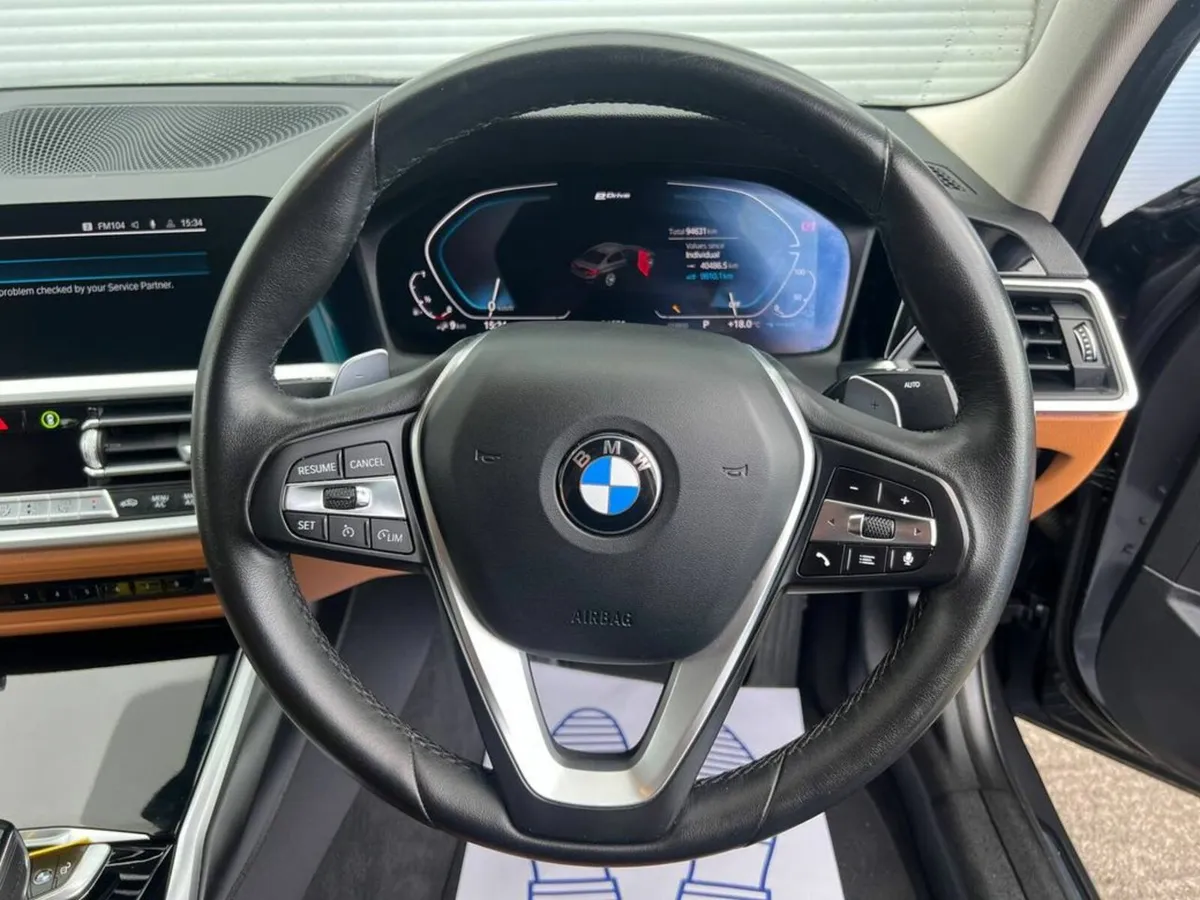 BMW 3-Series 330e SE 2.0 PLUG-IN HYBRID AUTO // 18 - Image 4