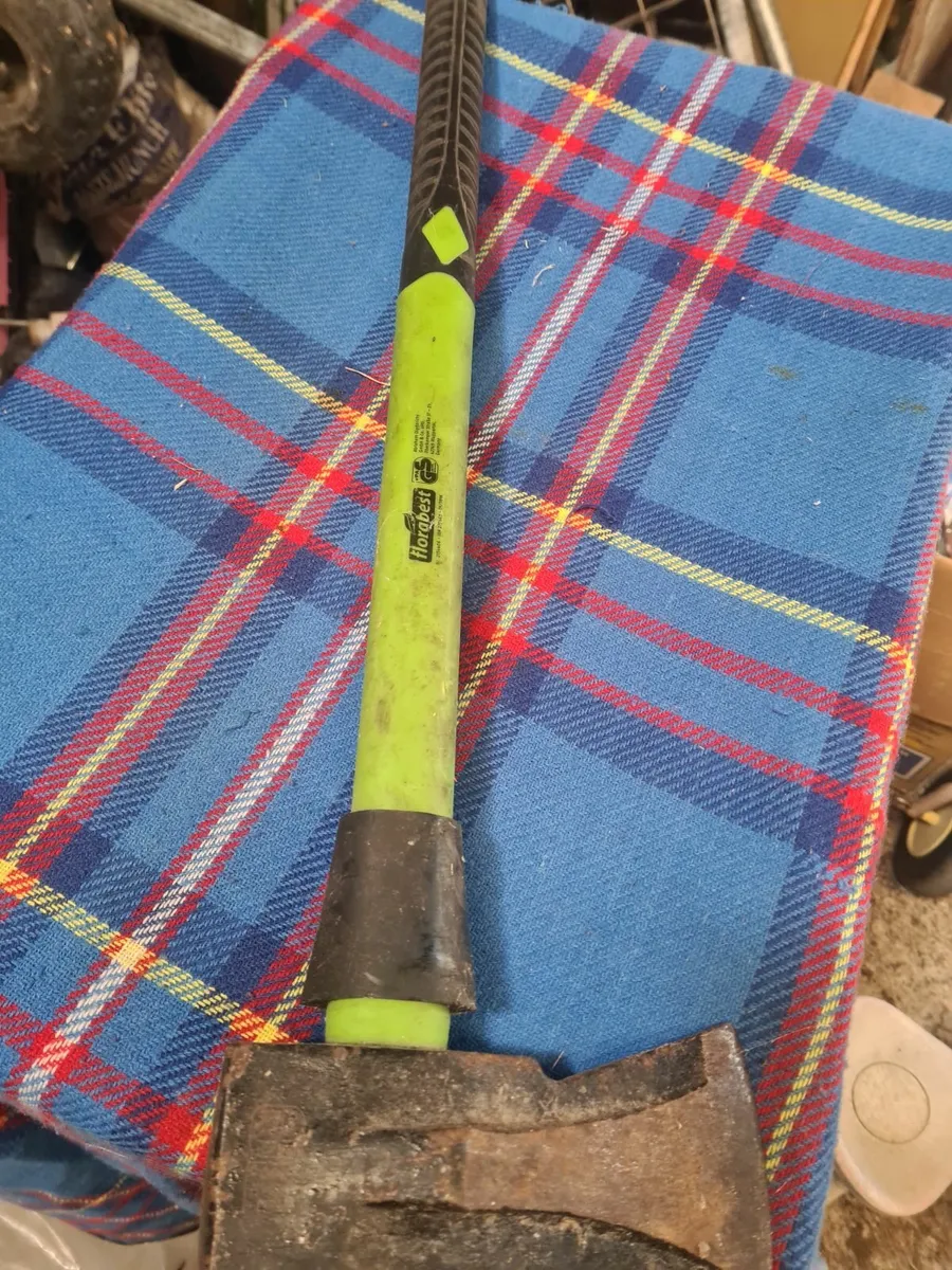 Wood chopping  axe - Image 4