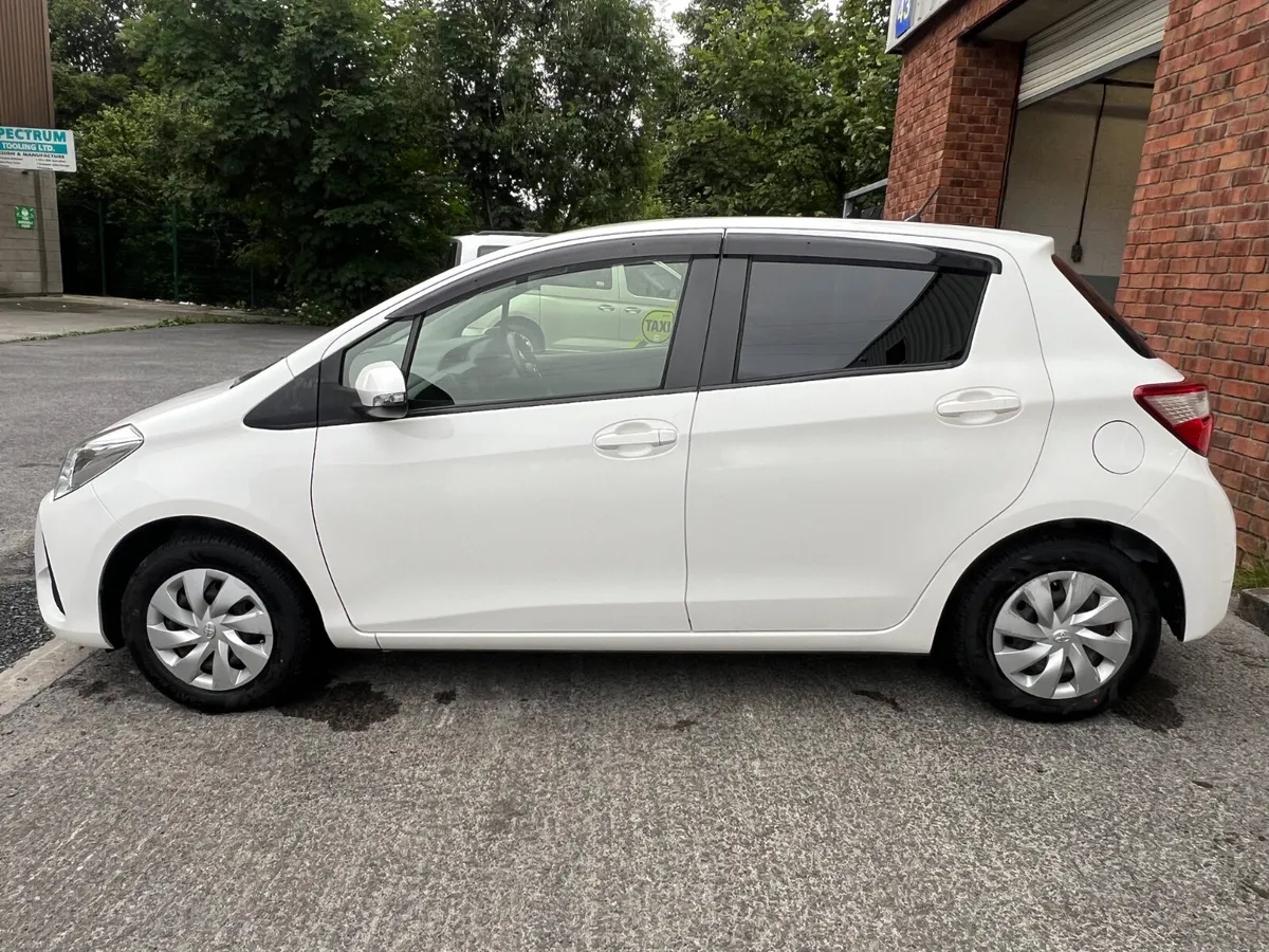 Toyota Vitz 1.0L 2019 - Image 3