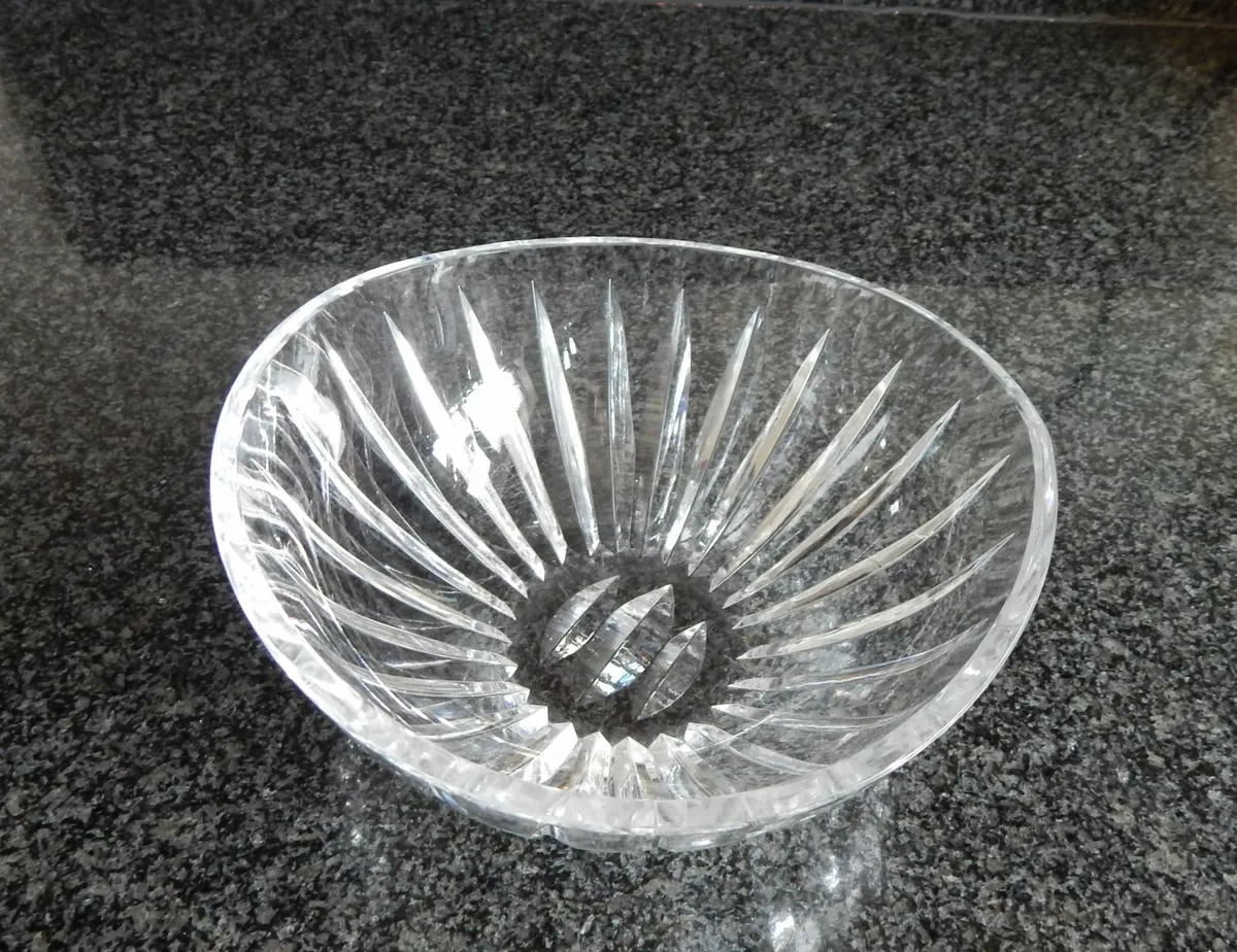 Waterford Crystal 8 ins Boat Shaped Bowl - Image 3