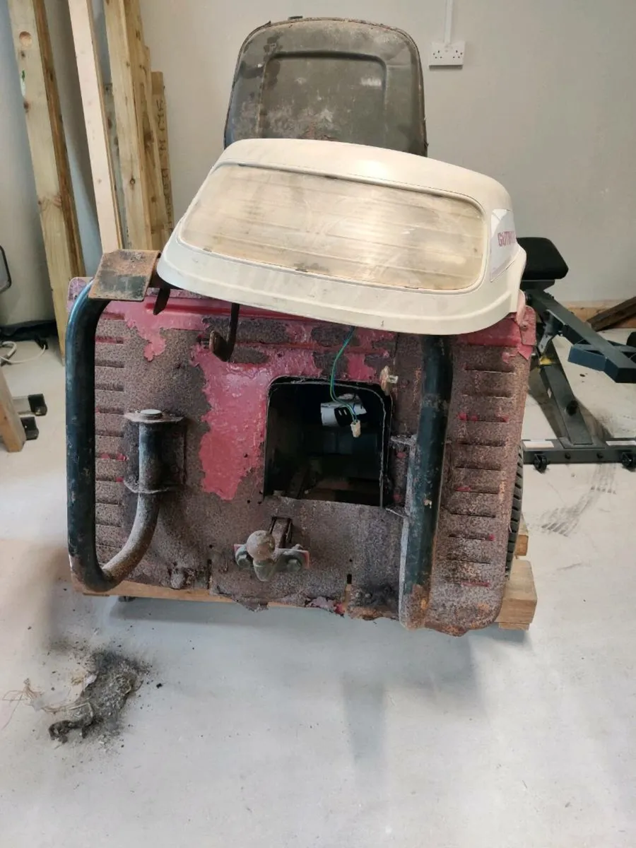 Ride on mower for parts - Image 4