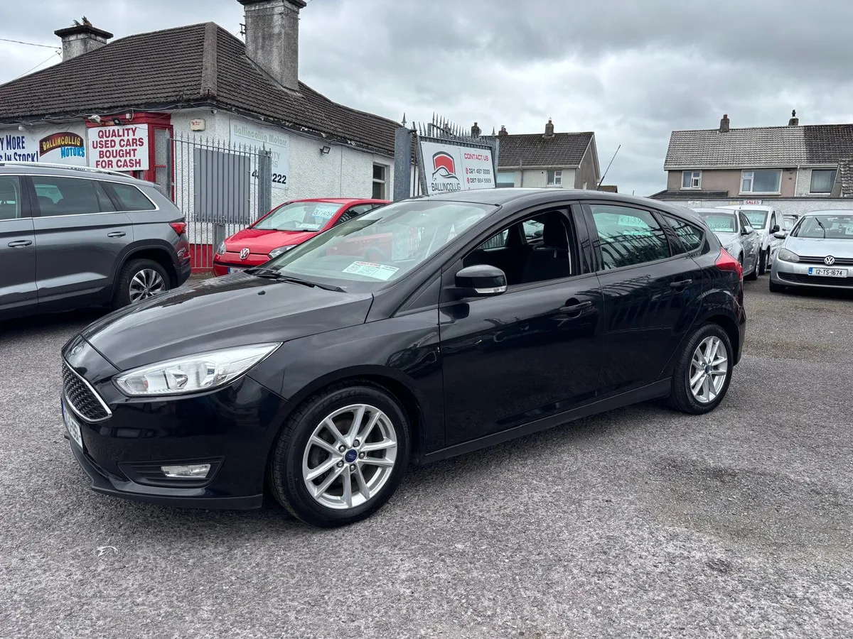 Ford Focus 2016  DIESEL  HATCHBACK - Image 2