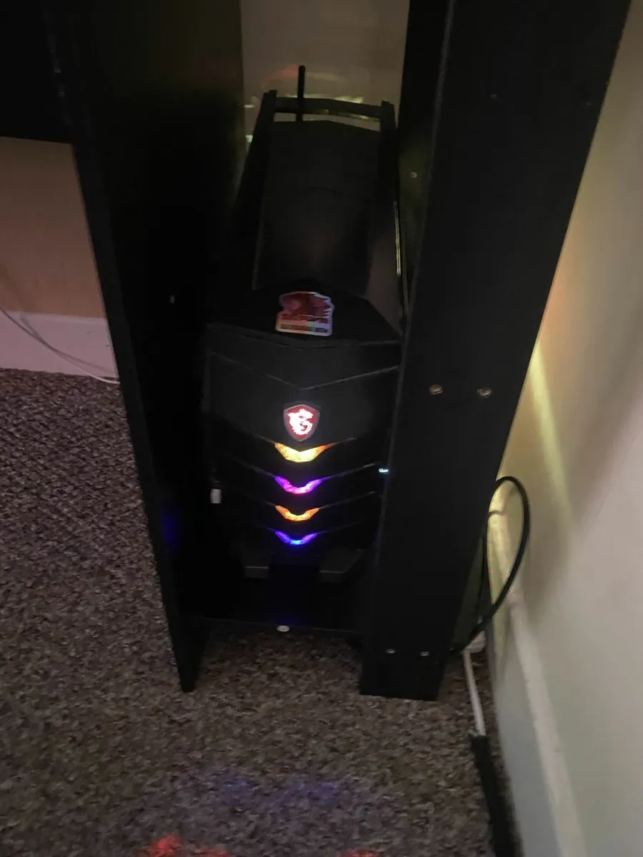PC SETUP - MICROPHONE, MONITOR, MOUSE, TABLE - Image 3