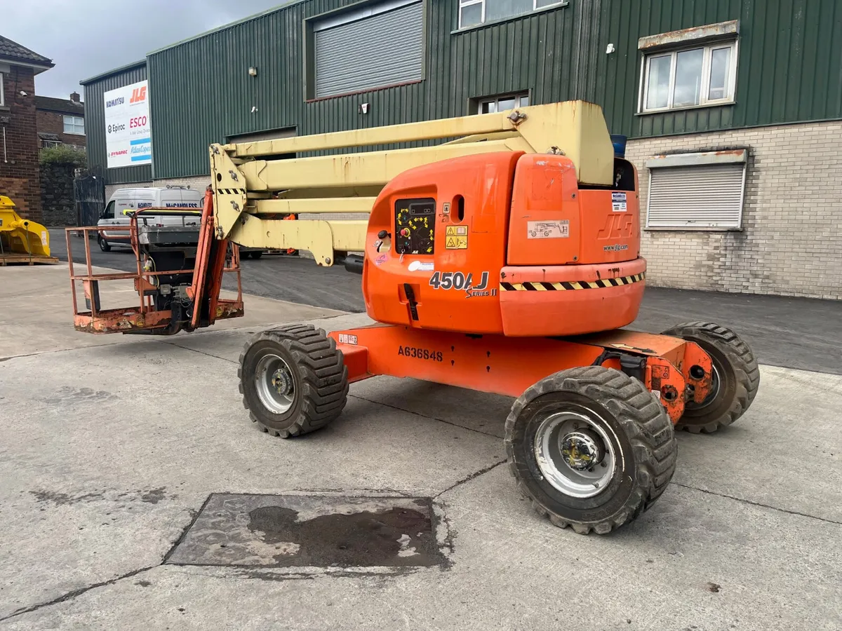 JLG 450AJ Articulating Boom Lift - Image 2