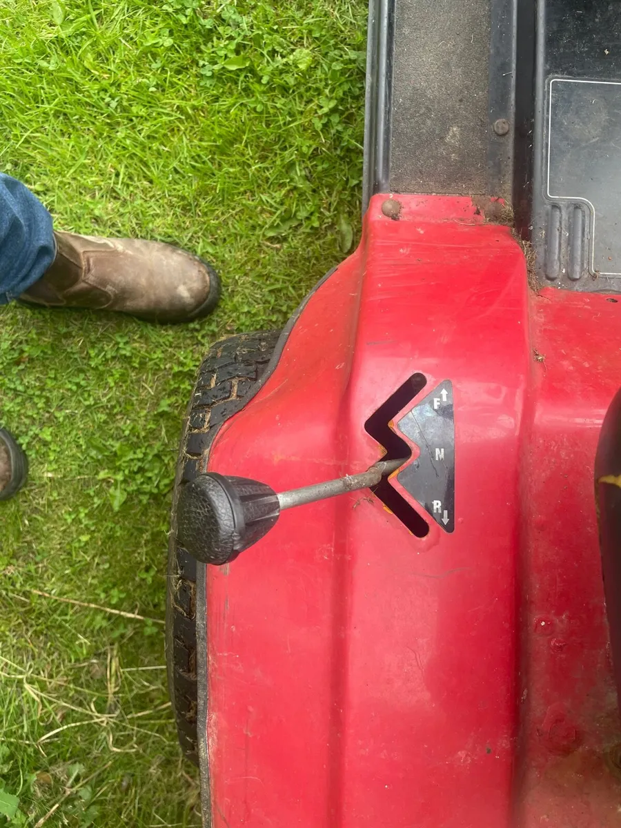 Breaking ride on mowers - Image 3