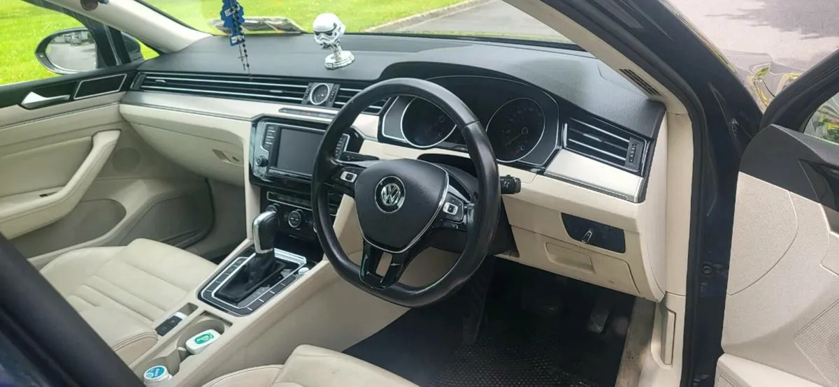 2015 Volkswagen Passat GT Automatic - Image 4