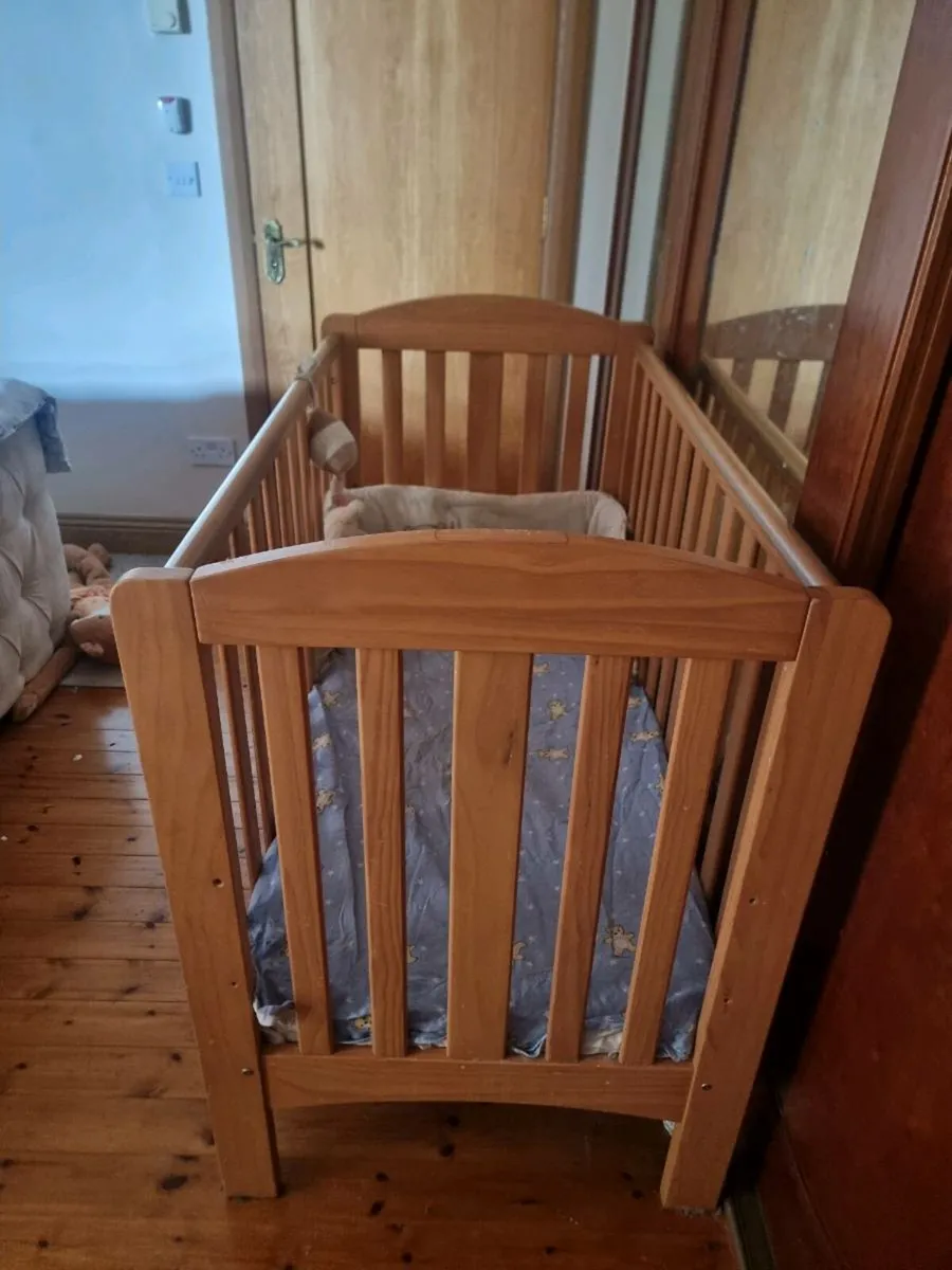Cot mamas and papas - Image 2