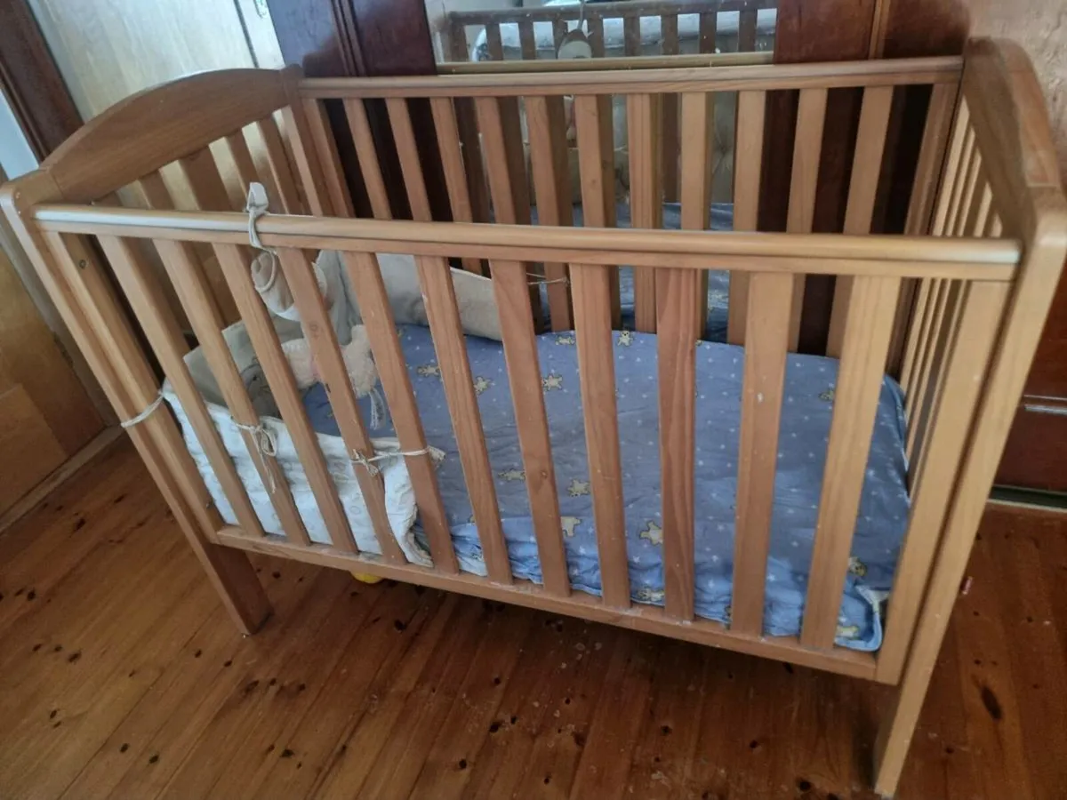 Cot mamas and papas - Image 1