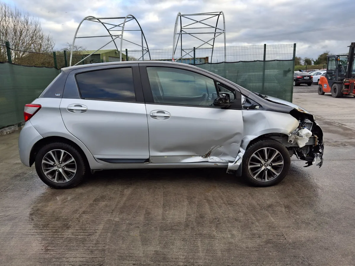202 Toyota Yaris  Hybrid  Automatic - Image 4