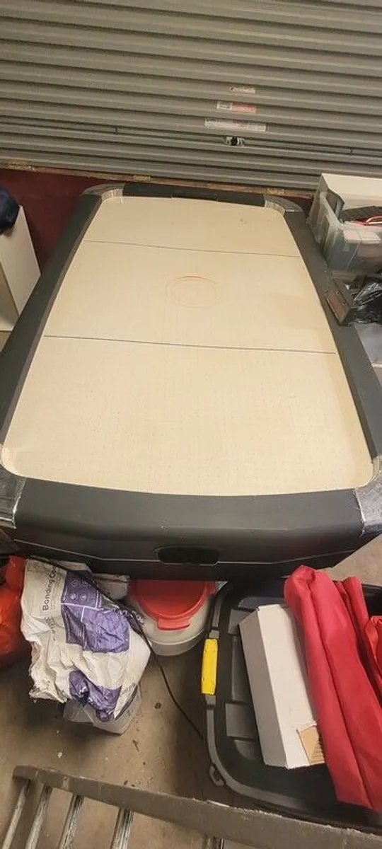 Air Hockey table 7ft. Read ad - Image 2