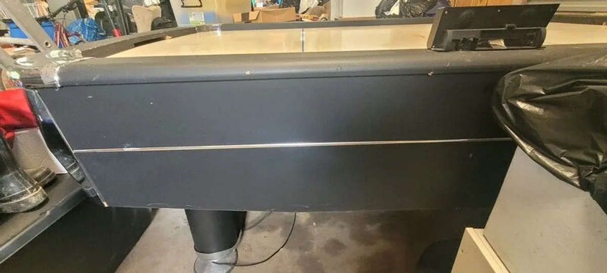 Air Hockey table 7ft. Read ad - Image 4