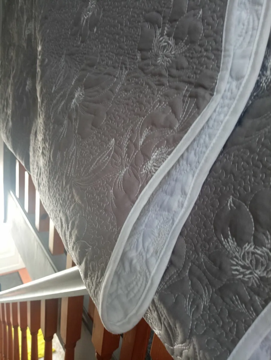 Beautiful double bedspread - Image 4