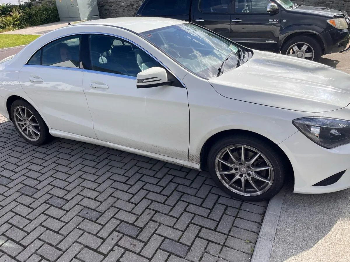 Mercedes-benz CLA 180 - Image 2