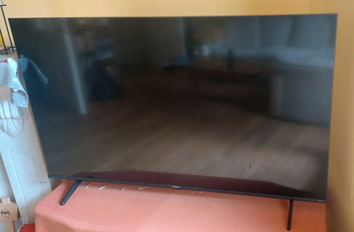 Hisense Smart Tv - Image 2