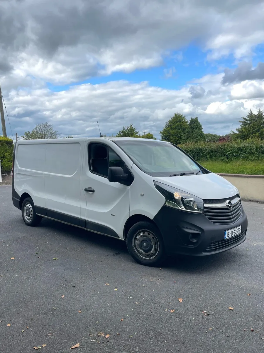 2016 vuaxhall vivaro LWB tax 8/25 doe 5/26 - Image 1