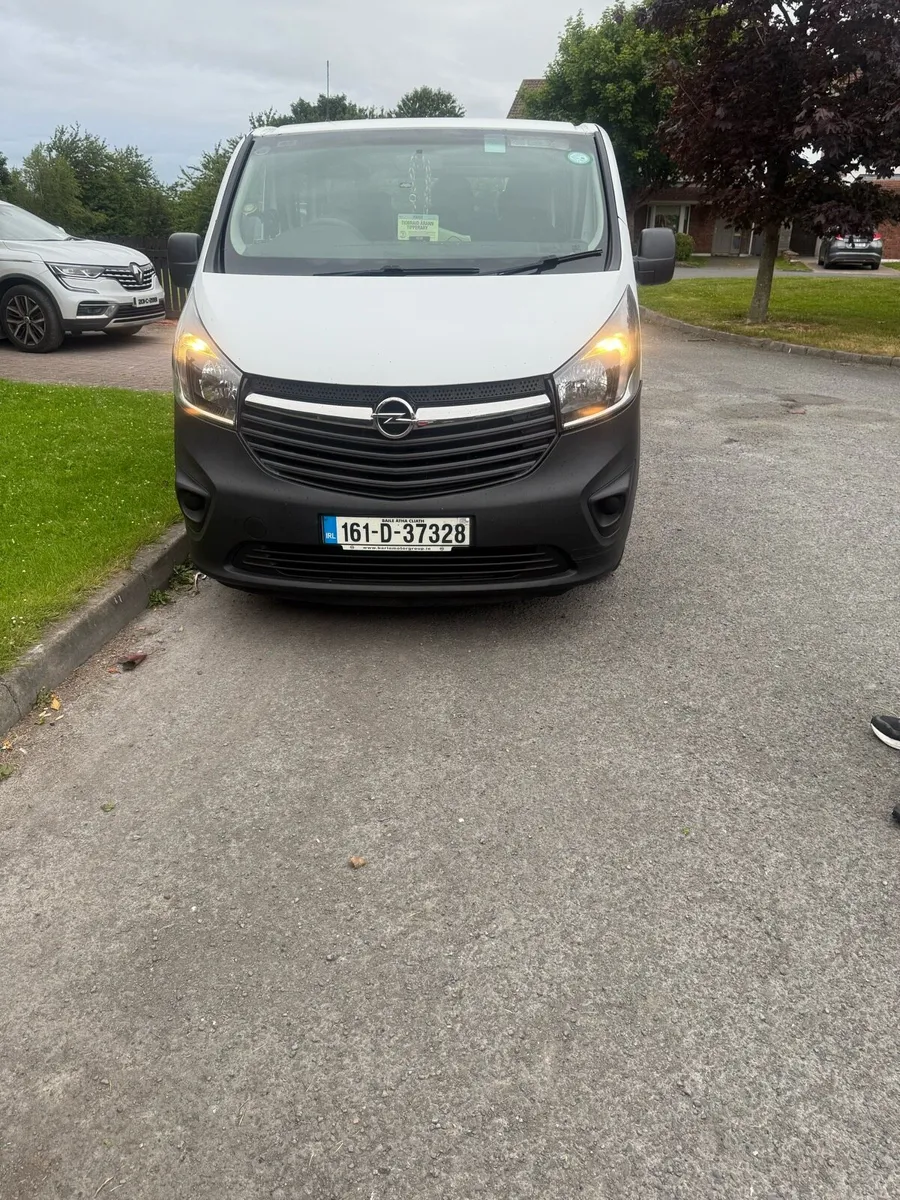 Opel Vivaro 9 seater - Image 1
