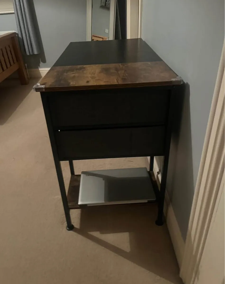 Office desk/ bedroom - Image 2