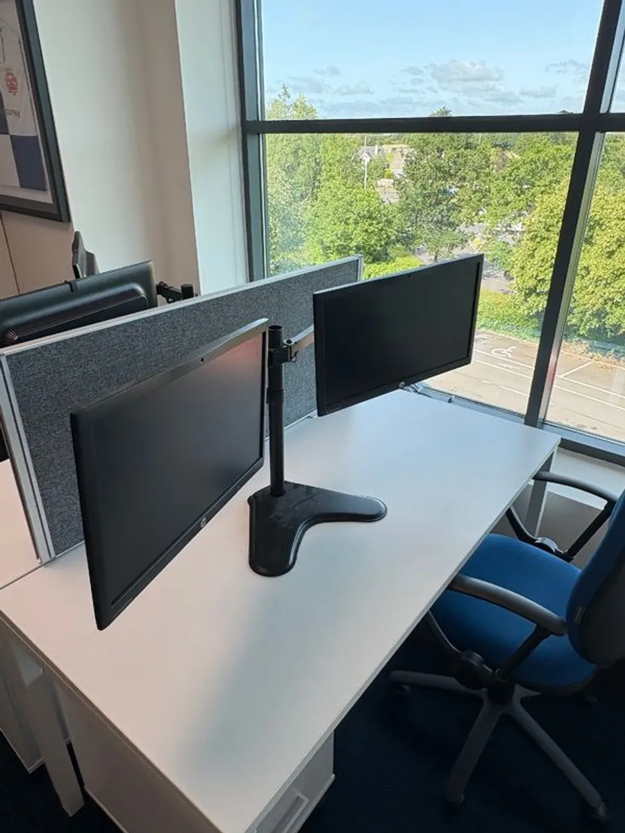 2 x sets of HP Computer Screens and mount - Image 4