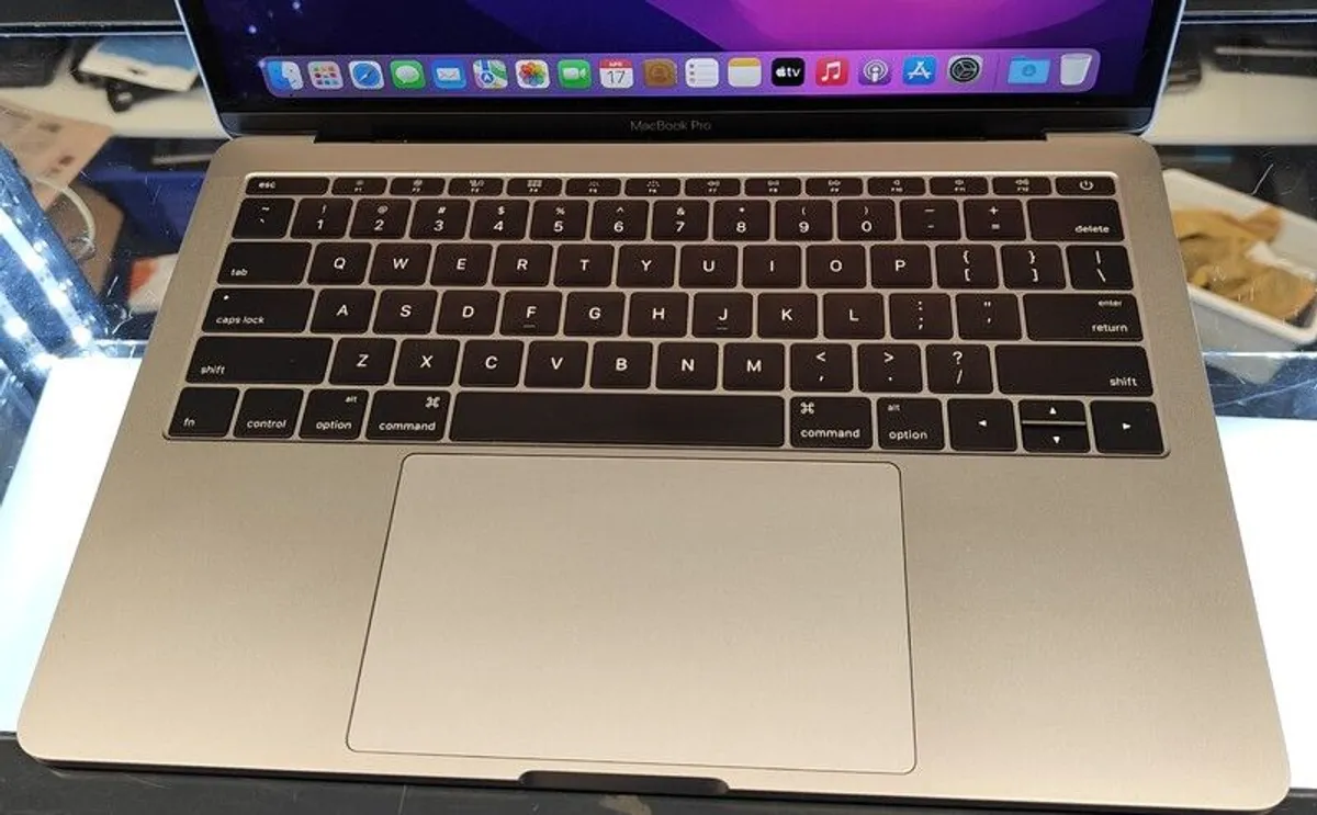 Apple MacBook Pro 2016 13in A1708  Intel i7 16GB RAM 256GB SSD (Battery Cycle: 78) - Image 3