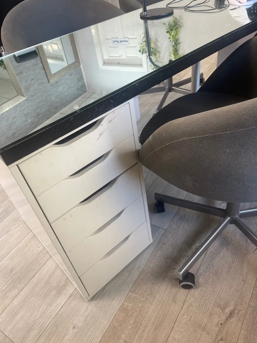 Manicure table - Image 3