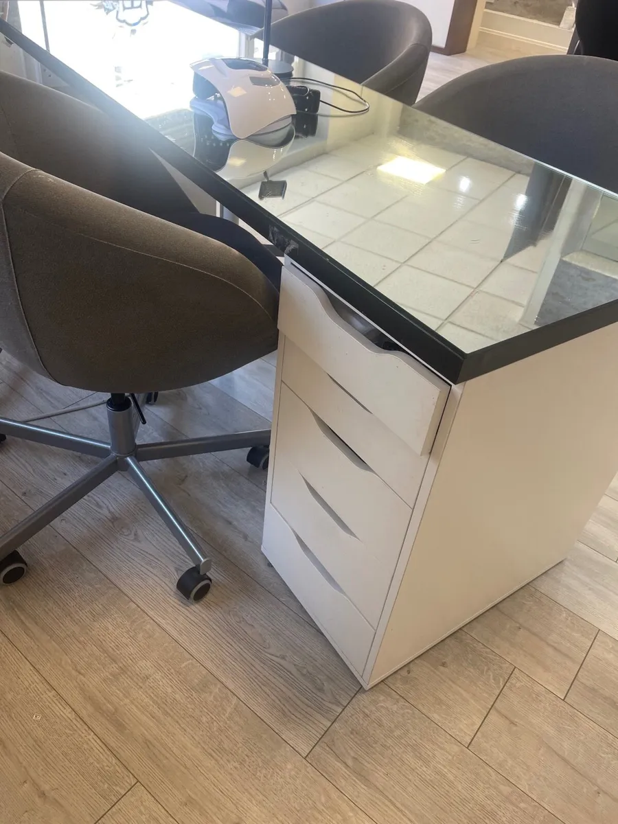 Manicure table - Image 4