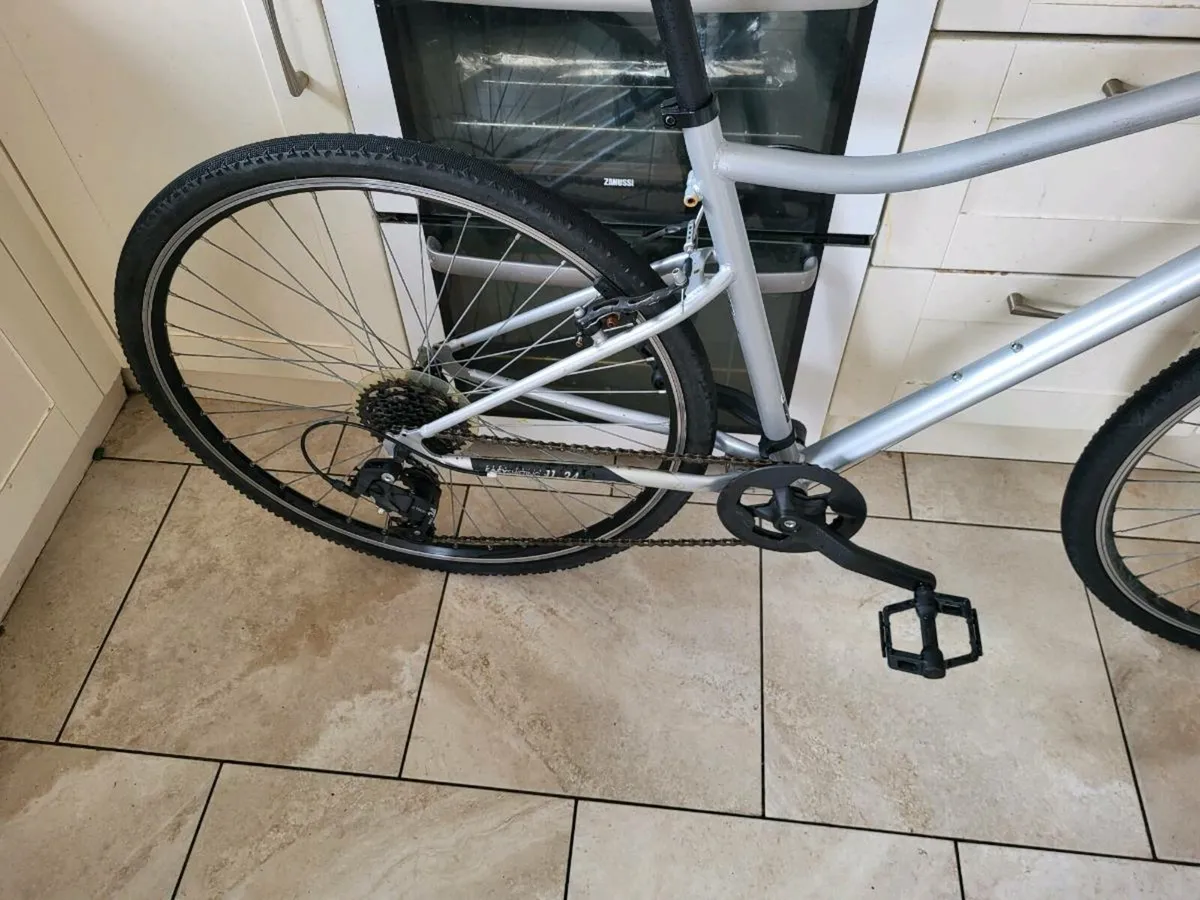 Hybrid bike - Image 3