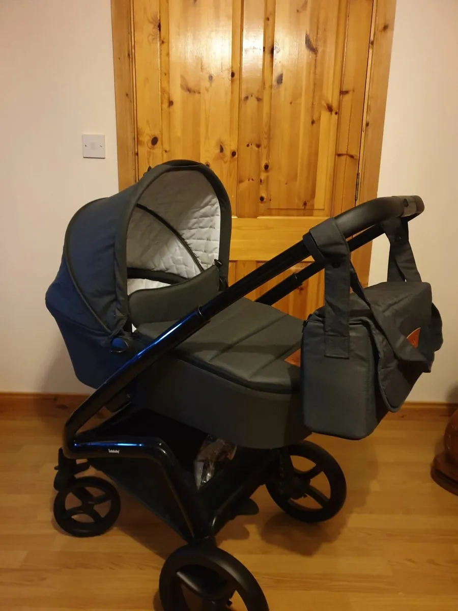 Pram & Buggy - Image 2