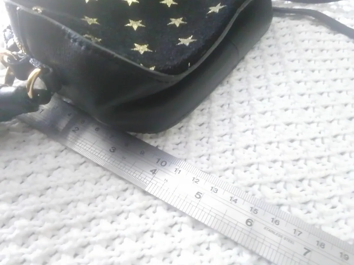 BLACK COW LEATHER STAR DESIGN CROSSBODY BAG - Image 2