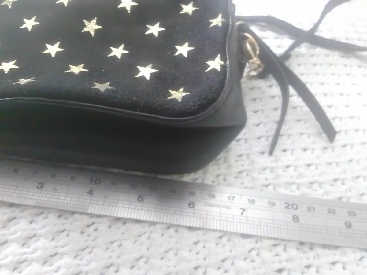 BLACK COW LEATHER STAR DESIGN CROSSBODY BAG - Image 3