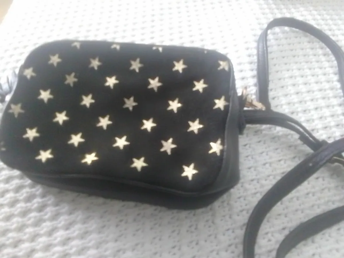 BLACK COW LEATHER STAR DESIGN CROSSBODY BAG - Image 1